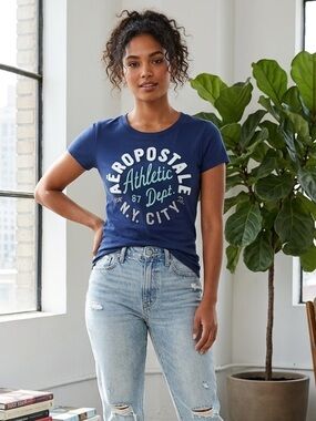 Aeropostale Crewneck T-Shirt With Glitter Accent Detail